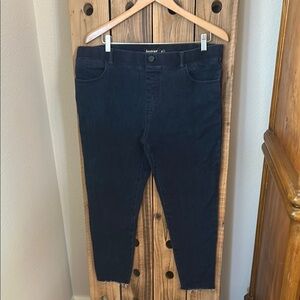 Betabrand Dark Blue Skinny Jeans Stretchy Denim distressed cuff